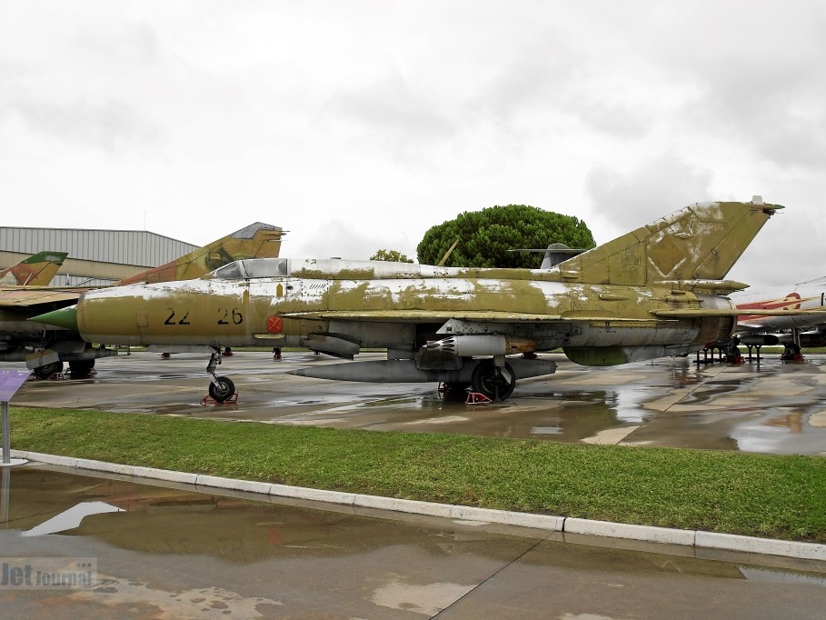 22+26 740 MiG-21SPS (просмотров: 6970) 22+26 740 MiG-21SPS