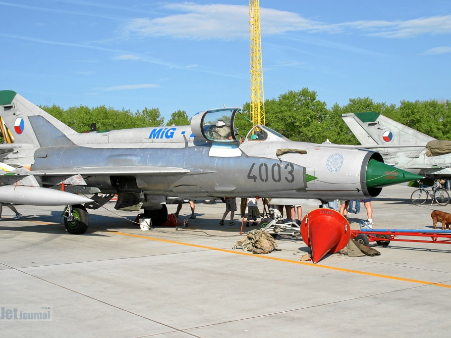 4003 MiG-21MFN 211tl CzAF (2133 Besuche) Open Day Caslav 2005 4003 MiG-21MFN 211tl CzAF