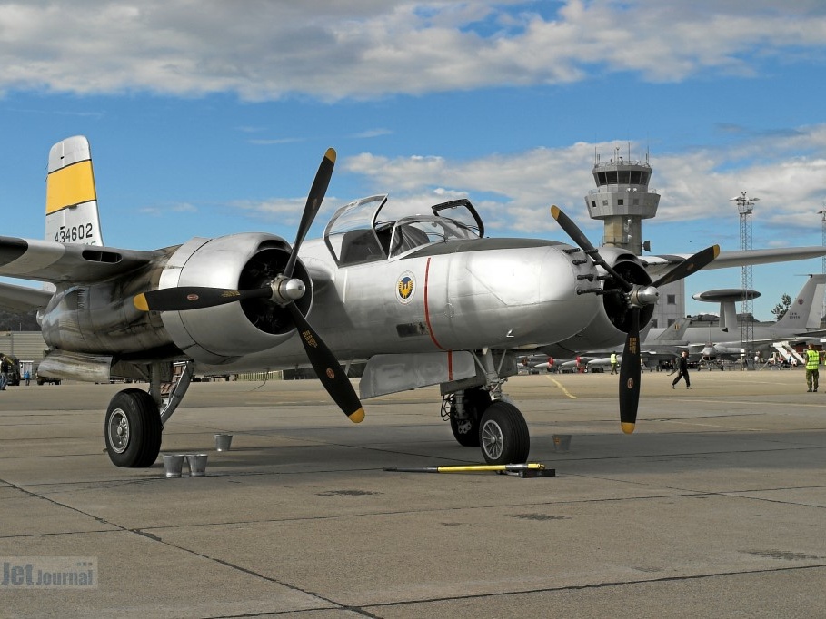 N167B 434602 Douglas A-2B Invader (2720 visingar) N167B 434602 Douglas A-2B Invader