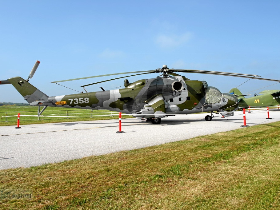 7358 Mi-24V 231lbvr Czech AF (2251 visites) 7358 Mi-24V 231lbvr Czech AF