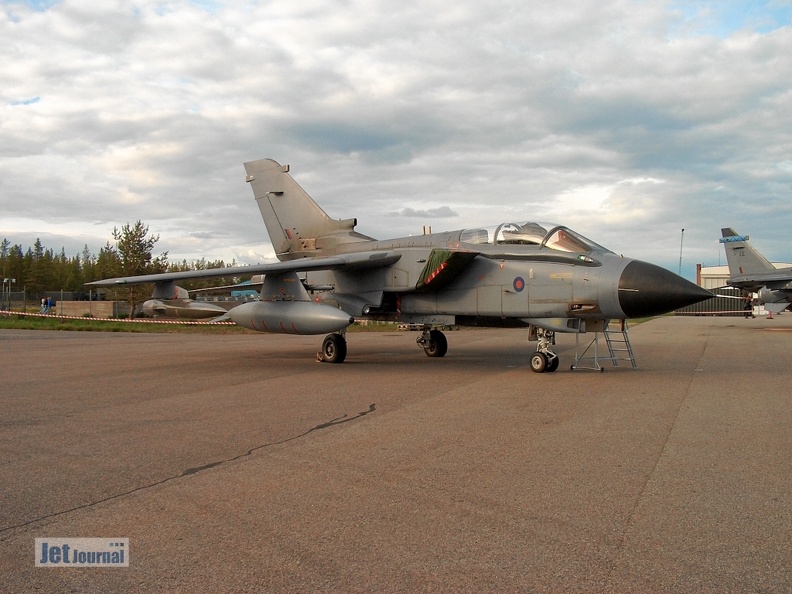 ZA406 Tornado GR4 12sqn RAF Pic2 (2275 visites) ZA406 Tornado GR4 12sqn RAF Pic2