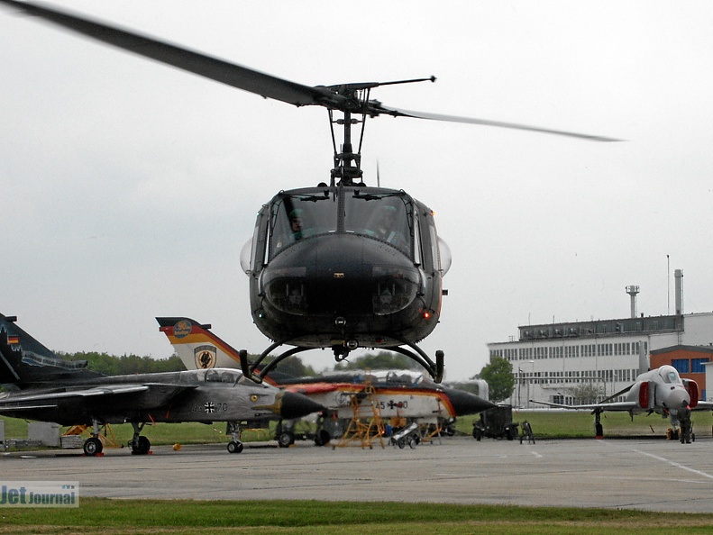 UH-1D und Tornado, F-4F Phantom (851 visingar) UH-1D und Tornado, F-4F Phantom