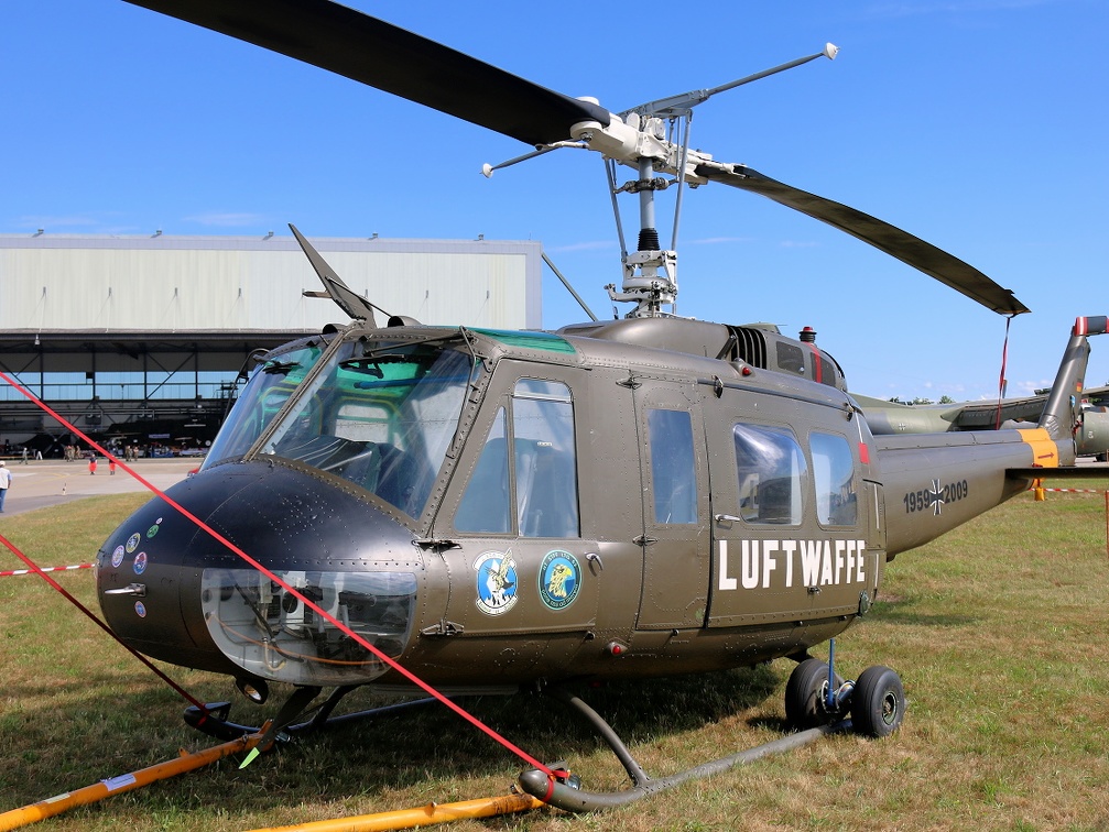 UH-1D, ex. 73+02 (3411 Besuche) Traditionsmaschine Flugplatz Hohn UH-1D, ex. 73+02