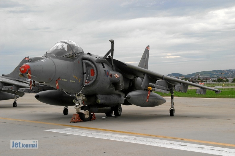 zg531_85_harrier_gr7_1sqn_raf_2_20090430_1525922299.jpg