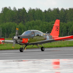 VN-16 L-70 Vinka KoulLLv Ilmavoimat (просмотров: 2365) Midnight Sun Airshow Kauhava 25.06.2004 VN-16 L-70 Vinka KoulLLv Ilmavoimat