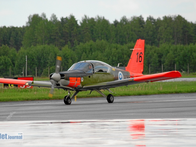 VN-16 L-70 Vinka KoulLLv Ilmavoimat (2312 Besuche) Midnight Sun Airshow Kauhava 25.06.2004 VN-16 L-70 Vinka KoulLLv Ilmavoimat