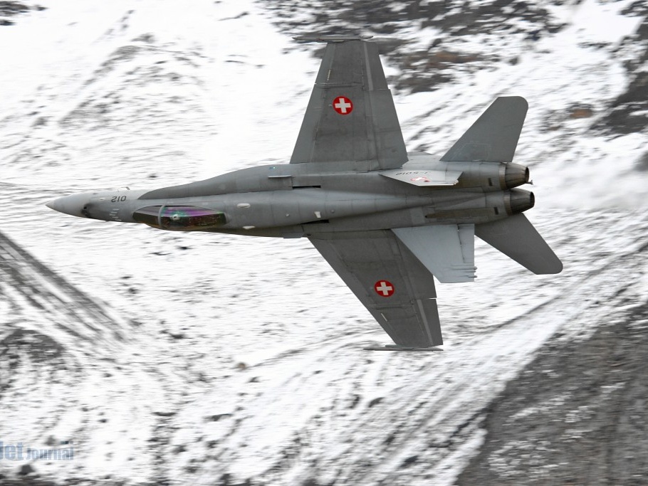 J-5012 F-18C Schweizer Luftwaffe (1931 visite) J-5012 F-18C Schweizer Luftwaffe