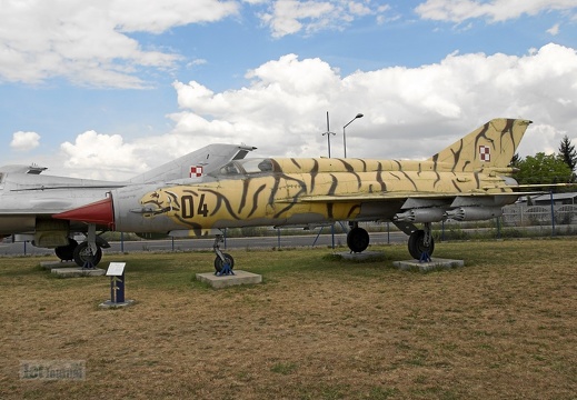 04 MiG-21M 1808