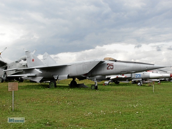 MiG-25R, 25 rot (2215 Besuche) Monino 2003 MiG-25R, 25 rot