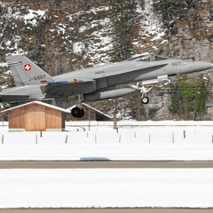 J-5007 F-18C Hornet Pic1 (3869 Besuche) J-5007 F-18C Hornet Pic1