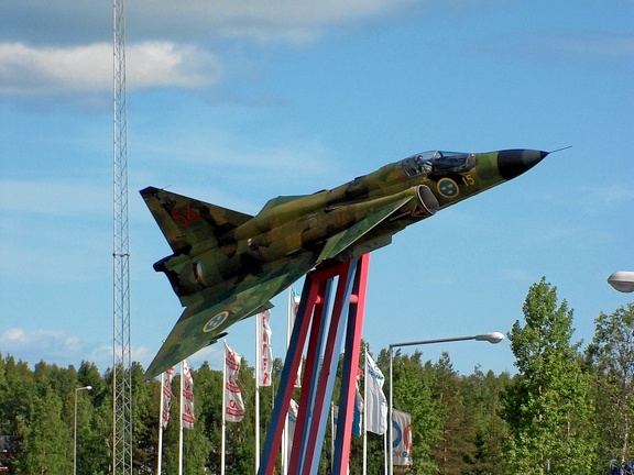37031 Saab AJ37 Viggen Söderhamn Schweden (просмотров: 1754) 37031 Saab AJ37 Viggen Söderhamn Schweden
