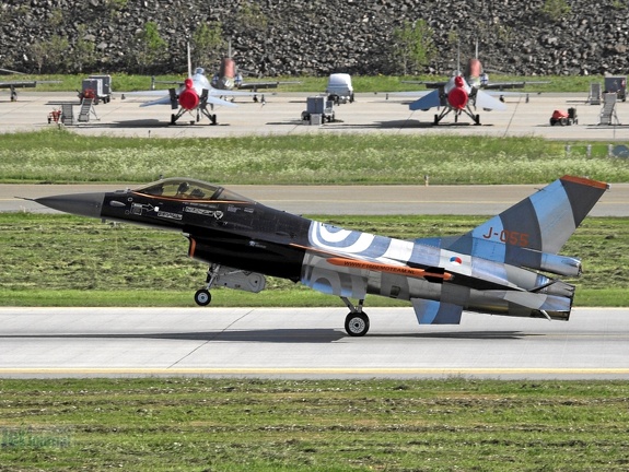 J-055 F-16AM RNLAF Landing (1950 Besuche) J-055 F-16AM RNLAF Landing