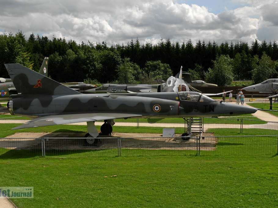 33-TN 304 ex 310 Mirage IIIR Pic3