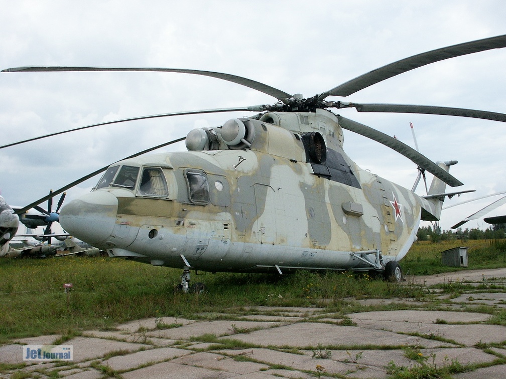 Mil Mi-26 (2585 Besuche) Monino 2003, Version mit Hundehuette (und scharfem Hund!) Mil Mi-26