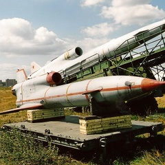 Tu-143 Reis und dahinter Tu-141 Strish (3019 Besuche) Aufnahmedatum 08/2001 Tu-143 Reis und dahinter Tu-141 Strish