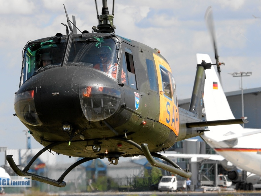 71+55 Rckkehr des SAR-Hubschraubers von einem glimplich verlaufenem Einsatz