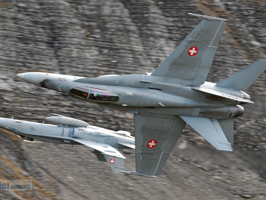 2-ship Hornet Axalp