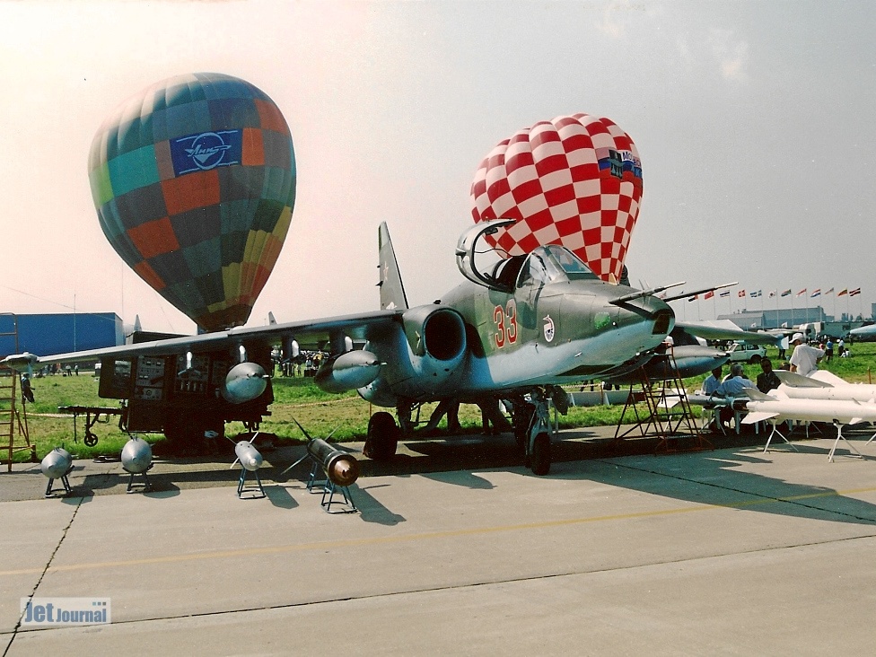 Su-25SM, 33 rot (2925 Besuche) MAKS 2001 Su-25SM, 33 rot