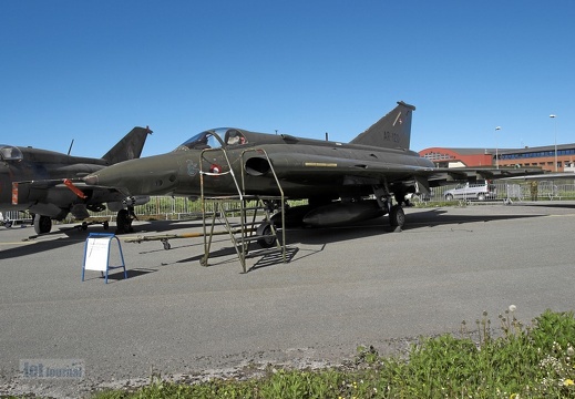 AR-120 Saab RF-35 Draken