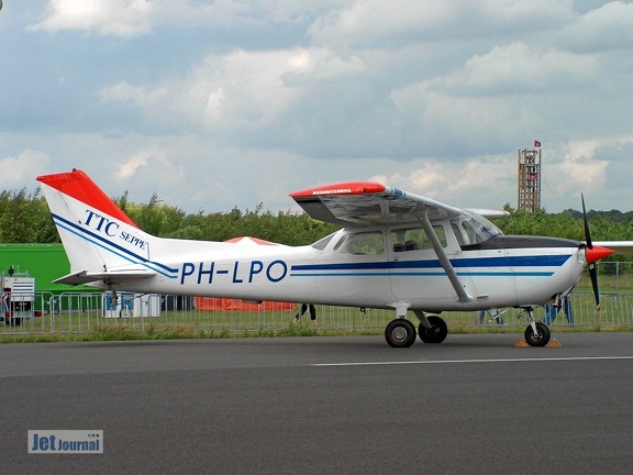 PH-LPO Cessna F172M T&TC De Gouden Standaard BV (2161 Besuche) PH-LPO Cessna F172M T&TC De Gouden Standaard BV