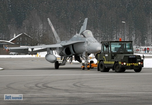 J-5026 F-18C Hornet Pic9