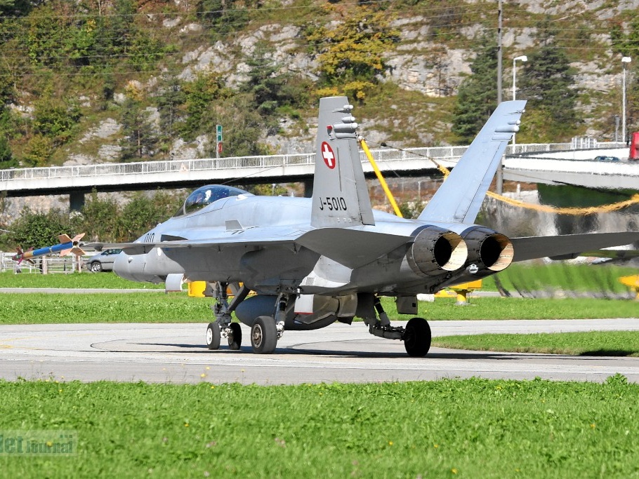 J-5010 F-18C Meiringen (3196 Besuche) J-5010 F-18C Meiringen