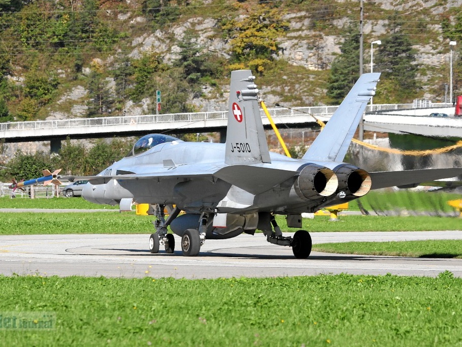 J-5010 F-18C Meiringen