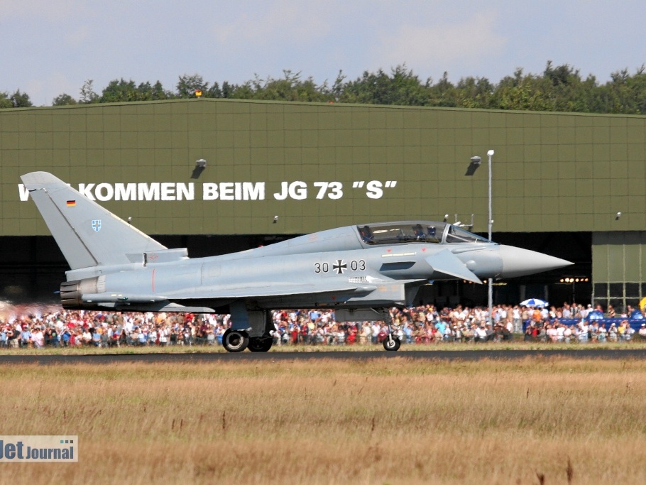 30+03 Eurofighter GT JG73S nach der Landung (2597 visitas) 30+03 Eurofighter GT JG73S nach der Landung