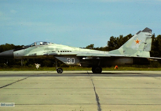30 weiss, MiG-29
