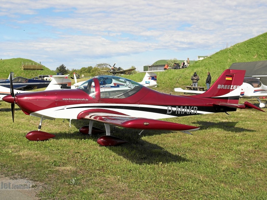 D-MAKR Breezer (2723 návštěv) D-MAKR Breezer
