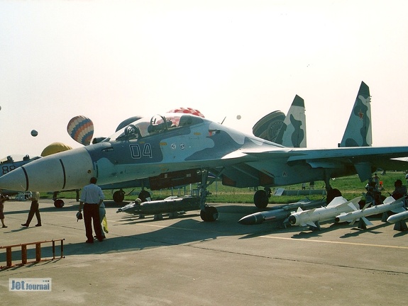 Su-30MKM, 04 blau (3158 Besuche) MAKS 2001 im Gegenlicht Su-30MKM, 04 blau