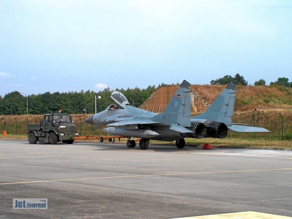 29+08 MiG-29G JG73 (5462 visitas) Fototag JG73"S" Laage 21.08.2003 29+08 MiG-29G JG73