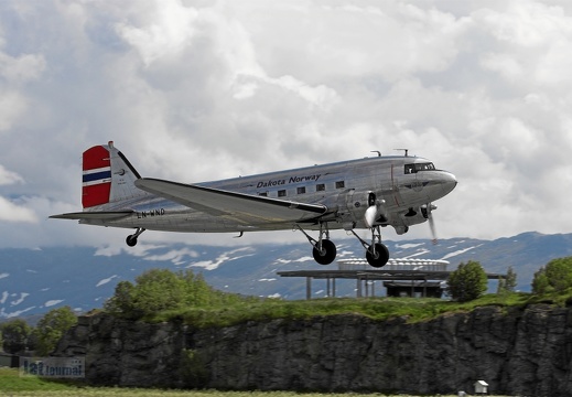 LN-WND C-53D Dakota Norway Fly-by (1980 odwiedzin) LN-WND C-53D Dakota Norway Fly-by