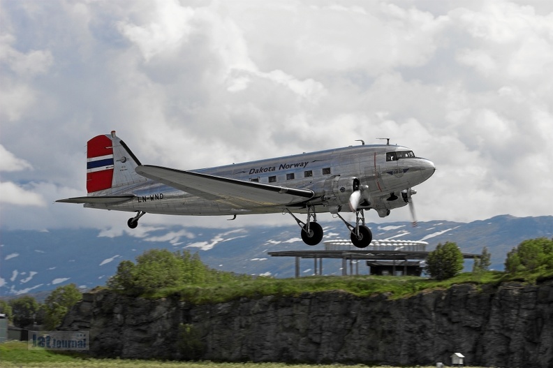 ln-wnd_c-53d_dakota_norway_fly-by_20170219_1312179460.jpg