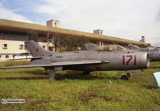 MiG-19S, 171 rot