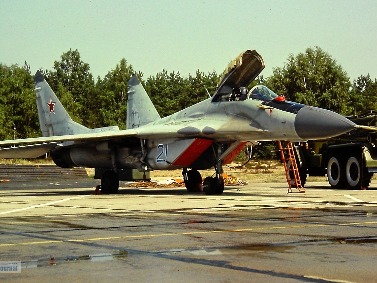21 blau, MiG-29