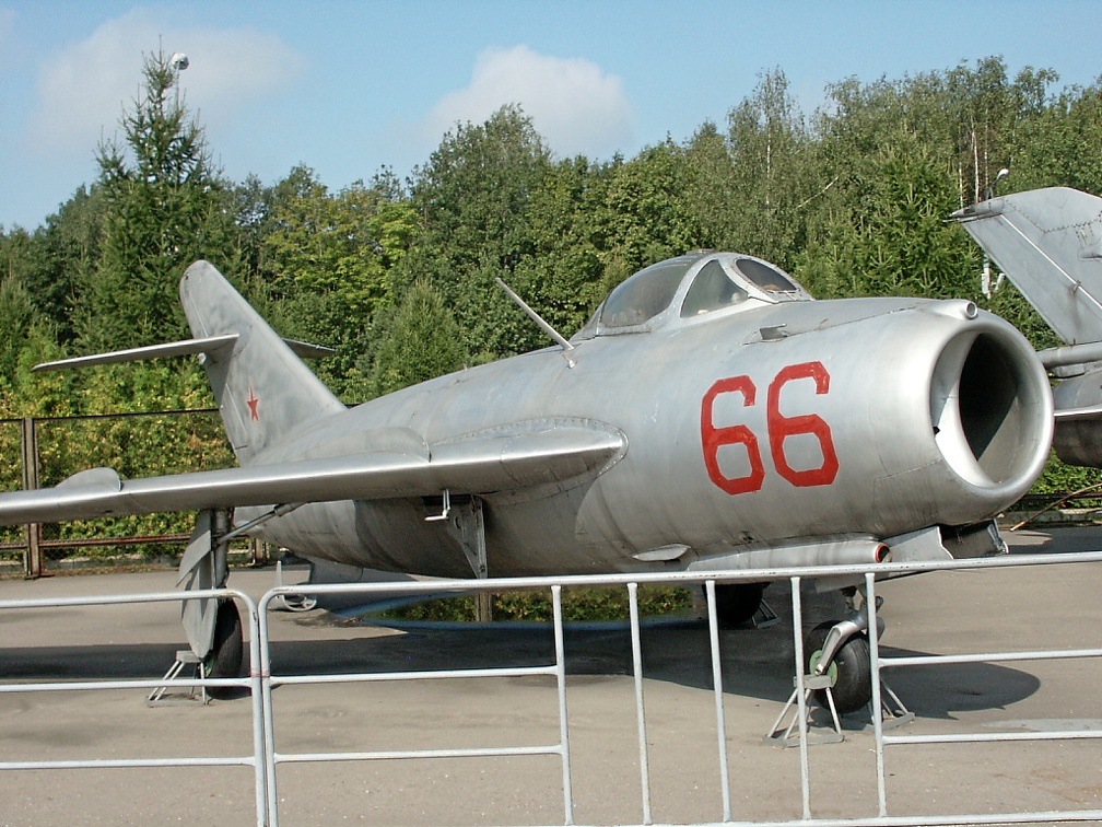 MiG-17, 66 rot (ex. 39 rot)