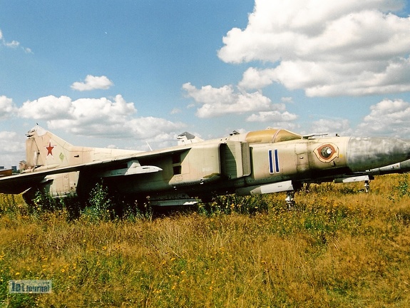 MiG-23M, 11 blau