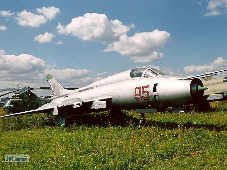 Su-17M3, 95 rot (2759 Besuche) Aufnahmedatum 2001 Su-17M3, 95 rot