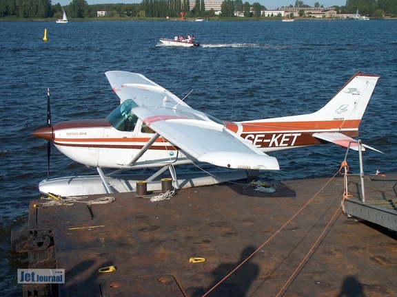 SE-KET Cessna R.172K Hawk XP Pic1 (2914 Besuche) SE-KET Cessna R.172K Hawk XP Pic1