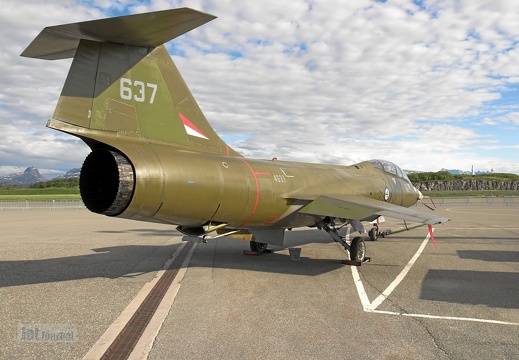 637 CF-104D BOO