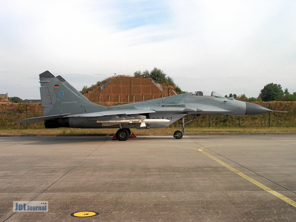 29+17 MiG-29G (5658 visites) Fototag JG73"S" Laage 21.08.2003 29+17 MiG-29G