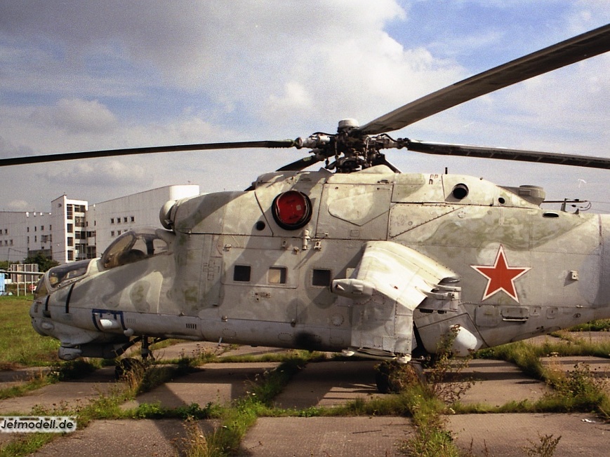 Mi-24W, 60 weiss (3139 Besuche) Moskau/Chodinka 2003 Mi-24W, 60 weiss