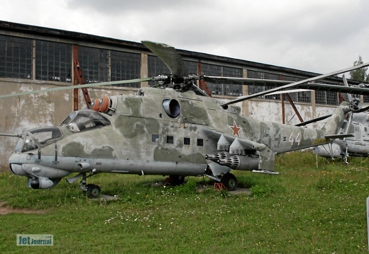 Mil Mi-24W, 44 weiss / 54 blau