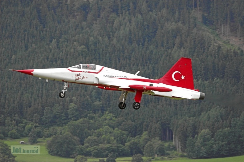nf-5_turkish_stars_20131011_1812402643.jpg