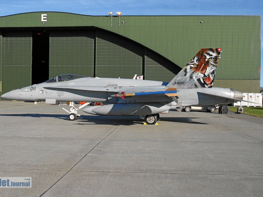 J-5011 F-18C Fliegerstaffel 11 Schweizer Luftwaffe (5423 visitas) J-5011 F-18C Fliegerstaffel 11 Schweizer Luftwaffe