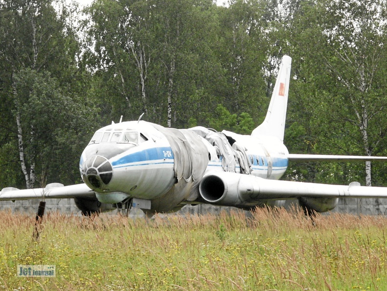 Tupolew Tu-124, CCCP-45025 (2259 visitas) Monino 2003, mit notduerftig abgedecktem Brandschaden Tupolew Tu-124, CCCP-45025