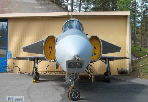 37958 58 AJSF37 Viggen F21 Pic5