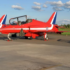 XX308 Hawk T1 Red Arrows (2206 visite) Lentajien Juhannus Midnight Sun Airshow 2006 Kauhava Finnland XX308 Hawk T1 Red Arrows