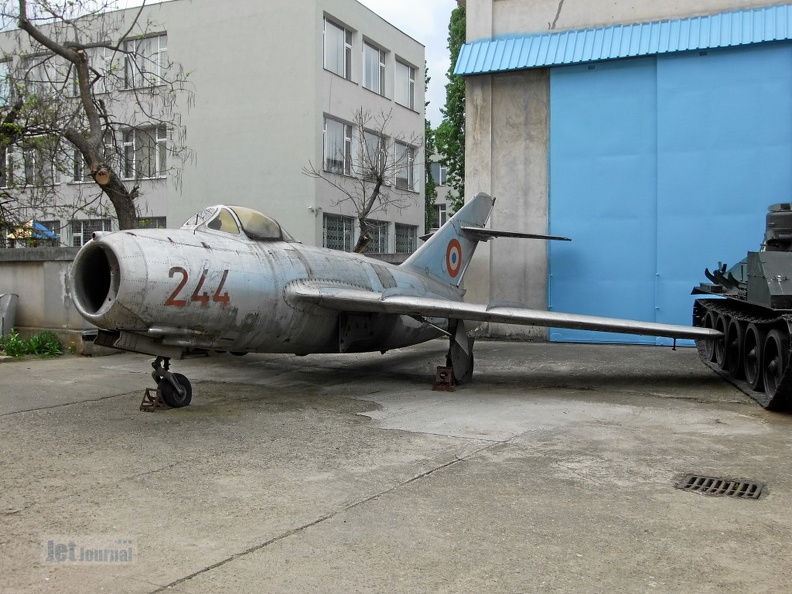 244_mig-15bis_20160411_1726703792.jpg